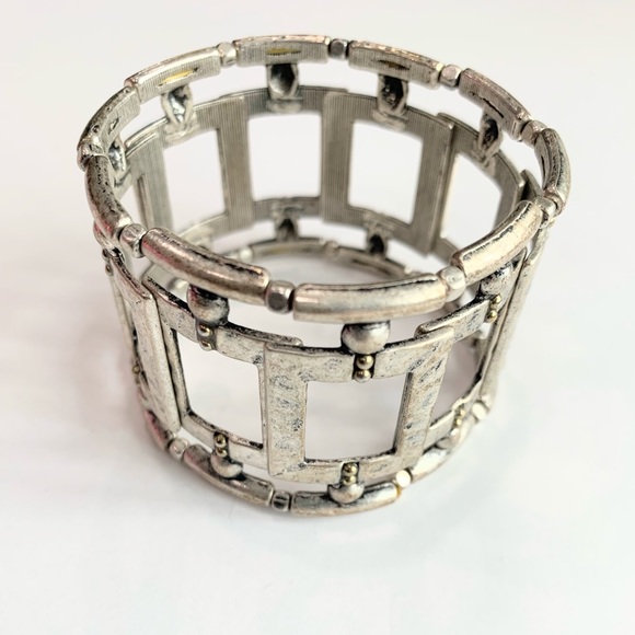 Silver plated metal stretch Bracelet - Picture 2 of 3